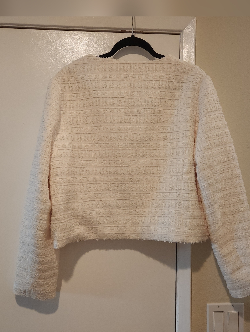 ZARA Cream Tweed Cropped Blazer with Gold Buttons - Picture 3 of 4